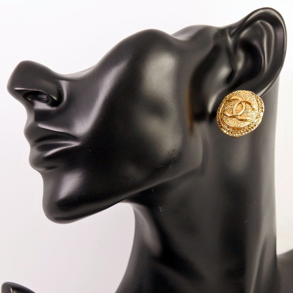 CHANEL COCO Mark vintage Earring Plated Gold Women - Picture 5 of 7
